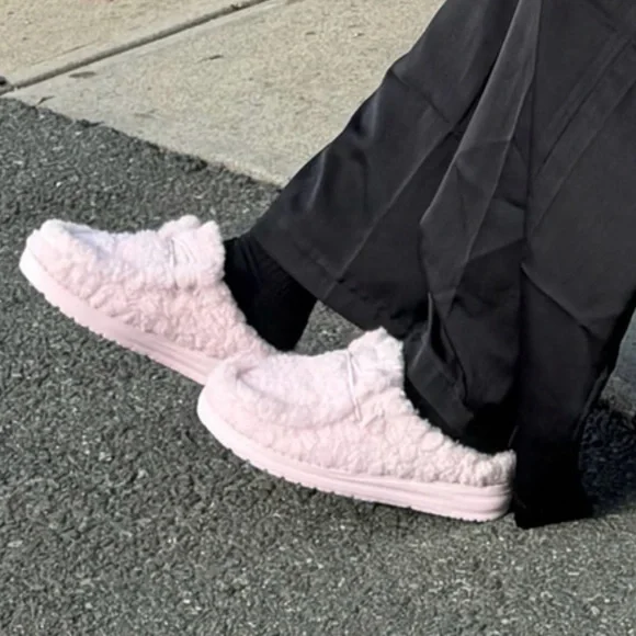 pink hey dude wendy slippers - Picture 4 of 4